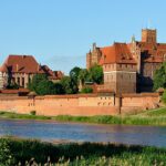 https://de.wikipedia.org/wiki/Datei:Panorama_of_Malbork_Castle,_part_4.jpg